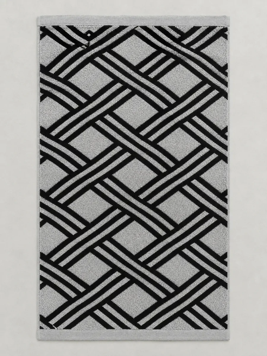 Lattice Bath Towel laid flat, whole pattern