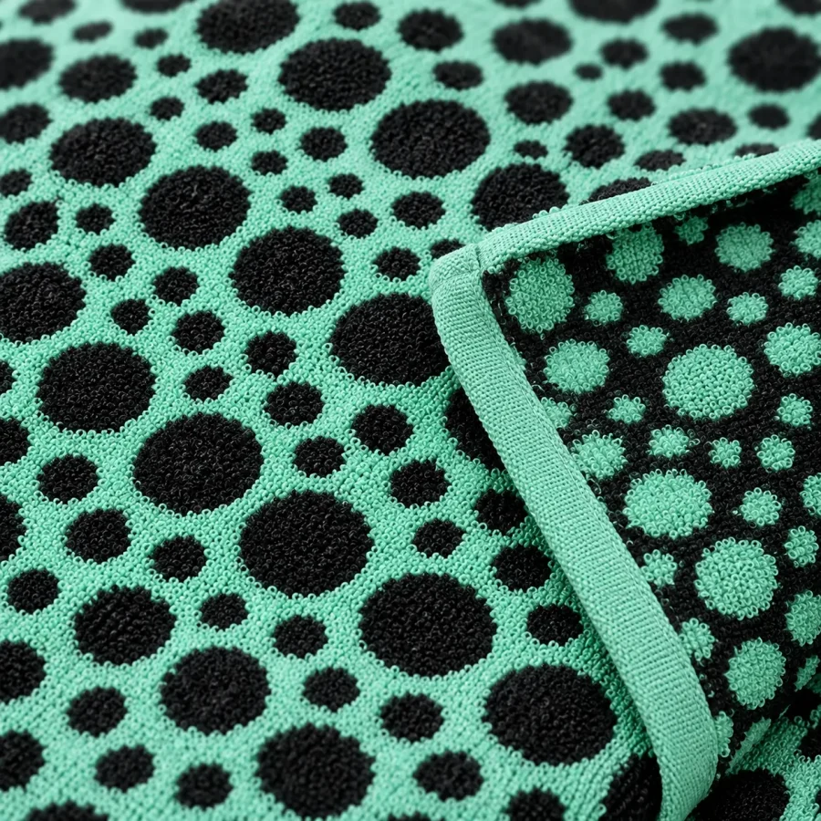 Shift Bath Towel, close-up of the jacquard terry